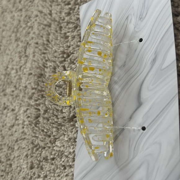 ⭐️ Firm Price ⭐️ Bundle of jaw clips - Picture 5 of 5